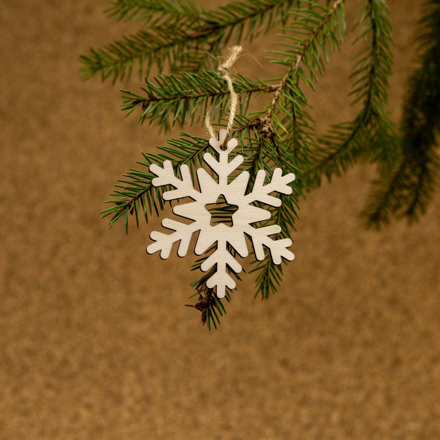 Lumihiutale -kuusenkoriste