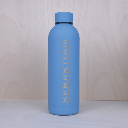 500ml Termospullo omalla tekstillä (10 eri väriä)