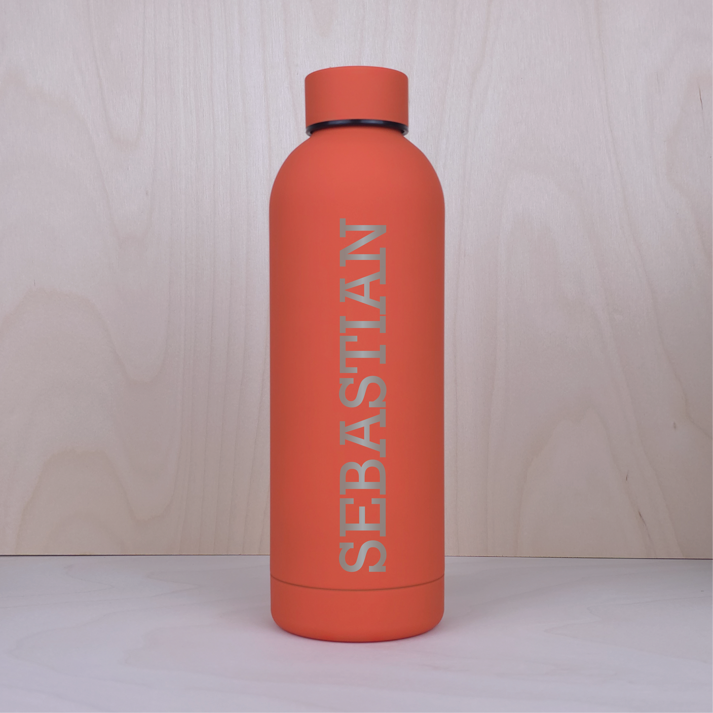 500ml Termospullo omalla tekstillä (10 eri väriä)