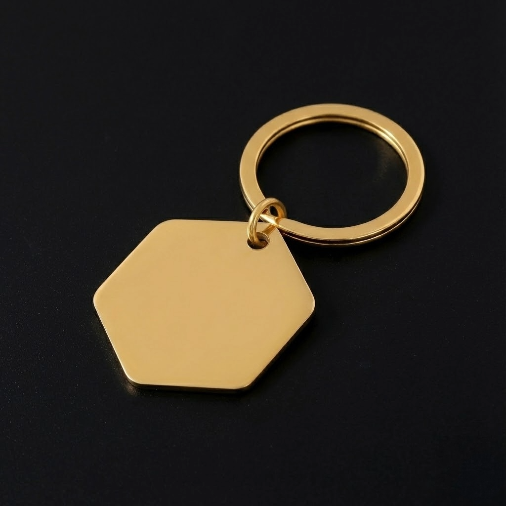 Hexagon-avaimenperä omalla tekstillä – toisesta kulmasta